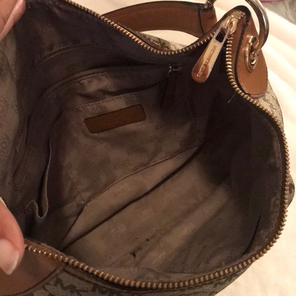 Michael Kors purse - Picture 5 of 6